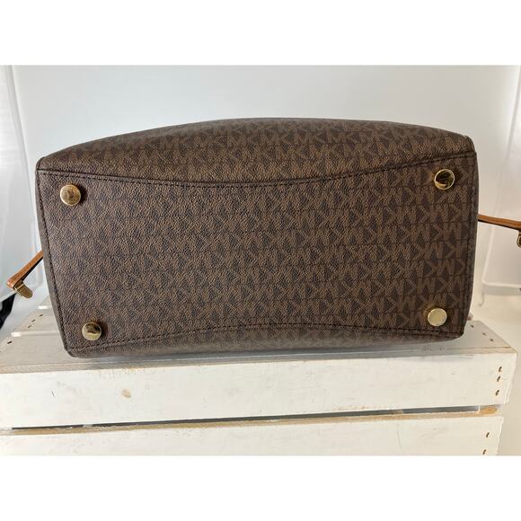 MICHAEL KORS, LARGE BROWN SIGNATURE LEATHER SHOULDER BAG - Picture 5 of 16